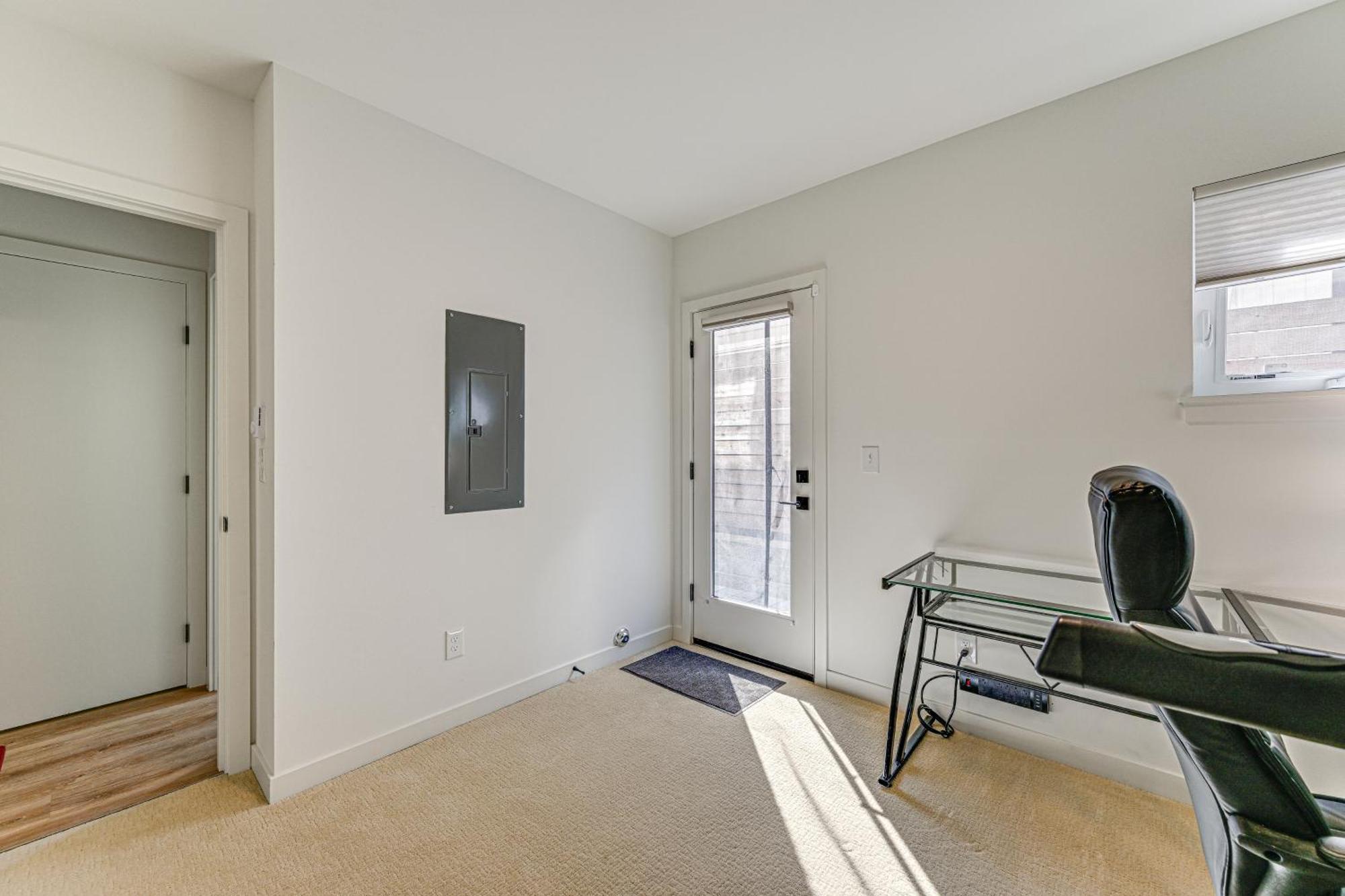 Townhome About 10 Mi To Downtown Deck And Patio Seattle