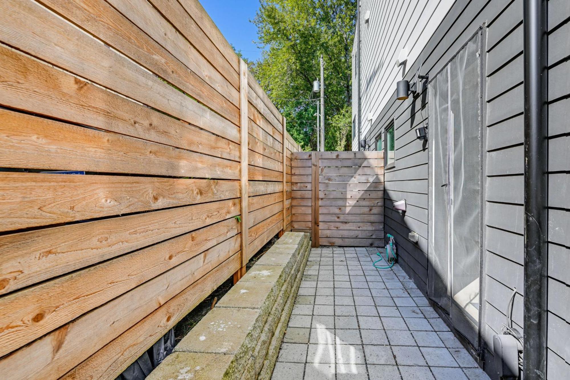 Townhome About 10 Mi To Downtown Deck And Patio Holiday home