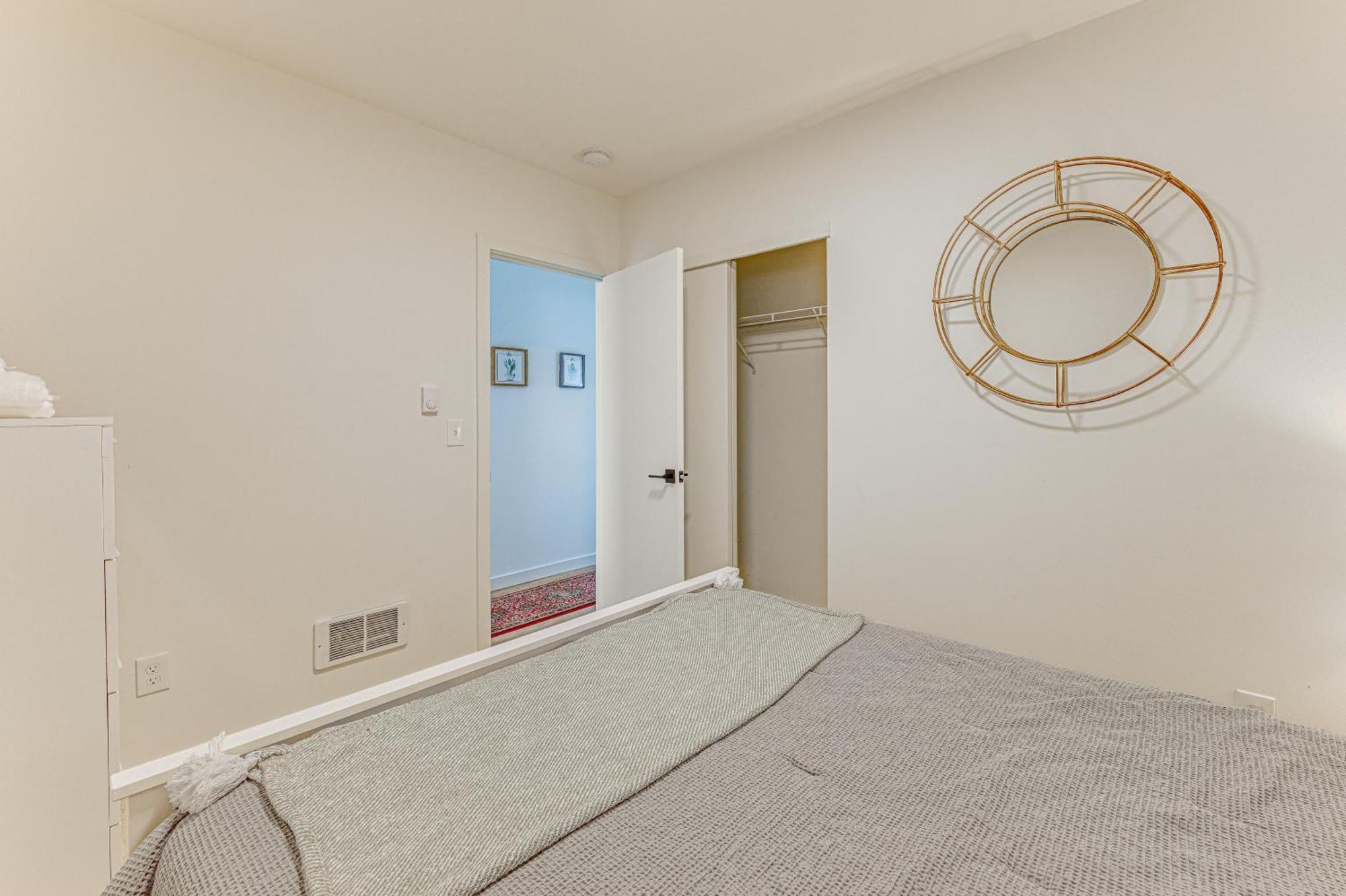 Townhome About 10 Mi To Downtown Deck And Patio Holiday home *